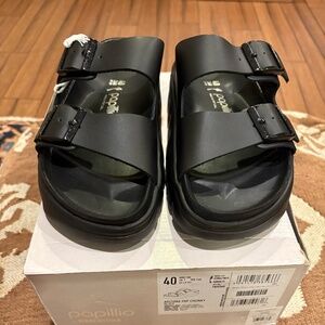 New in Box Birkenstock Exquisite Chunky Sandals size 40